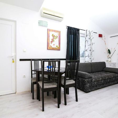 פודגורה Apartments Alma מראה חיצוני תמונה