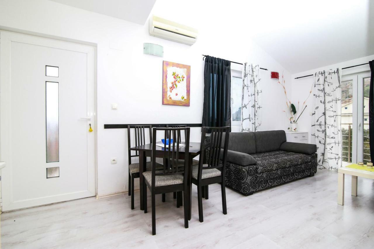 פודגורה Apartments Alma מראה חיצוני תמונה