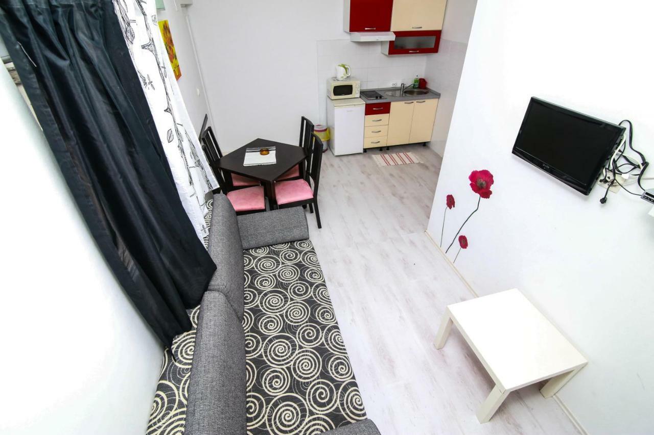 פודגורה Apartments Alma מראה חיצוני תמונה