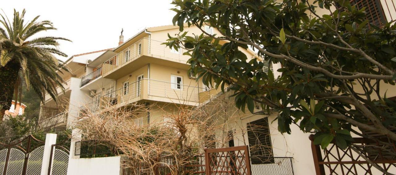פודגורה Apartments Alma מראה חיצוני תמונה