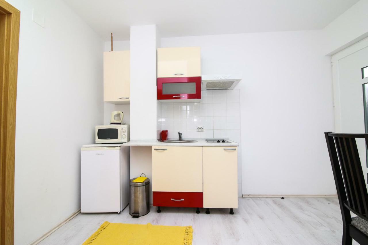 פודגורה Apartments Alma מראה חיצוני תמונה
