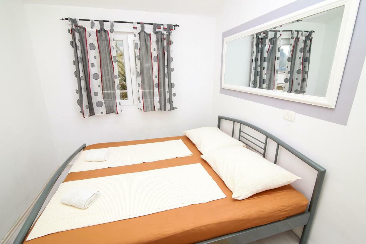פודגורה Apartments Alma מראה חיצוני תמונה