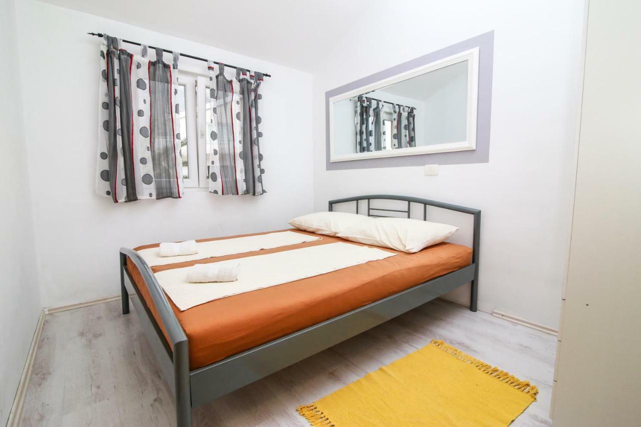 פודגורה Apartments Alma מראה חיצוני תמונה