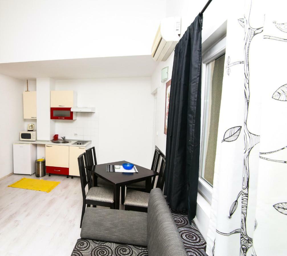 פודגורה Apartments Alma מראה חיצוני תמונה