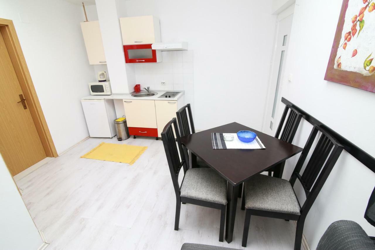 פודגורה Apartments Alma מראה חיצוני תמונה