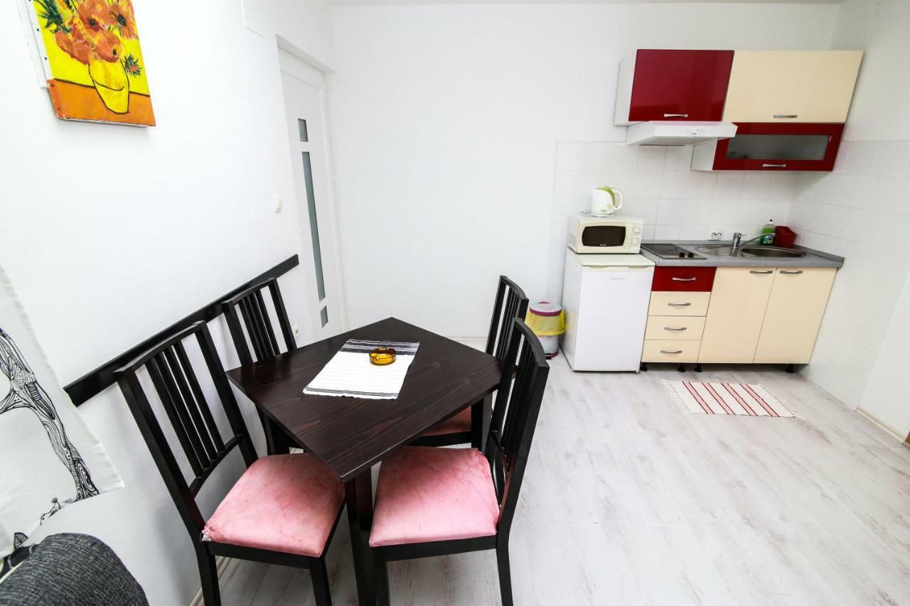 פודגורה Apartments Alma מראה חיצוני תמונה